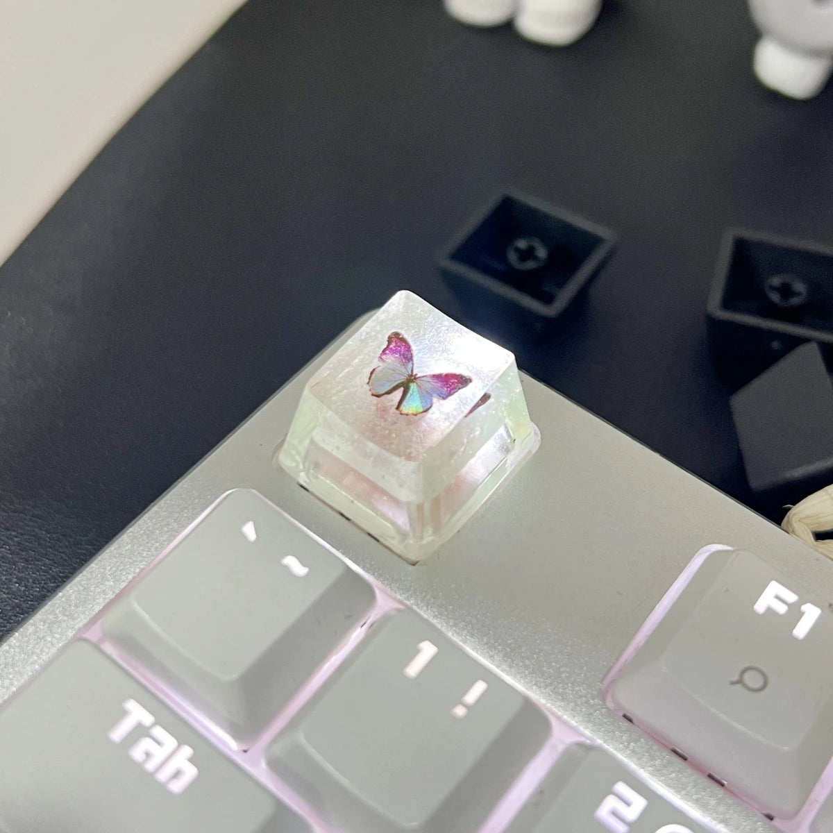 1Pcs New Best Selling Translucent Butterfly Keycaps Cross Axis Mechanical Keyboard Keycaps With Accessories R251