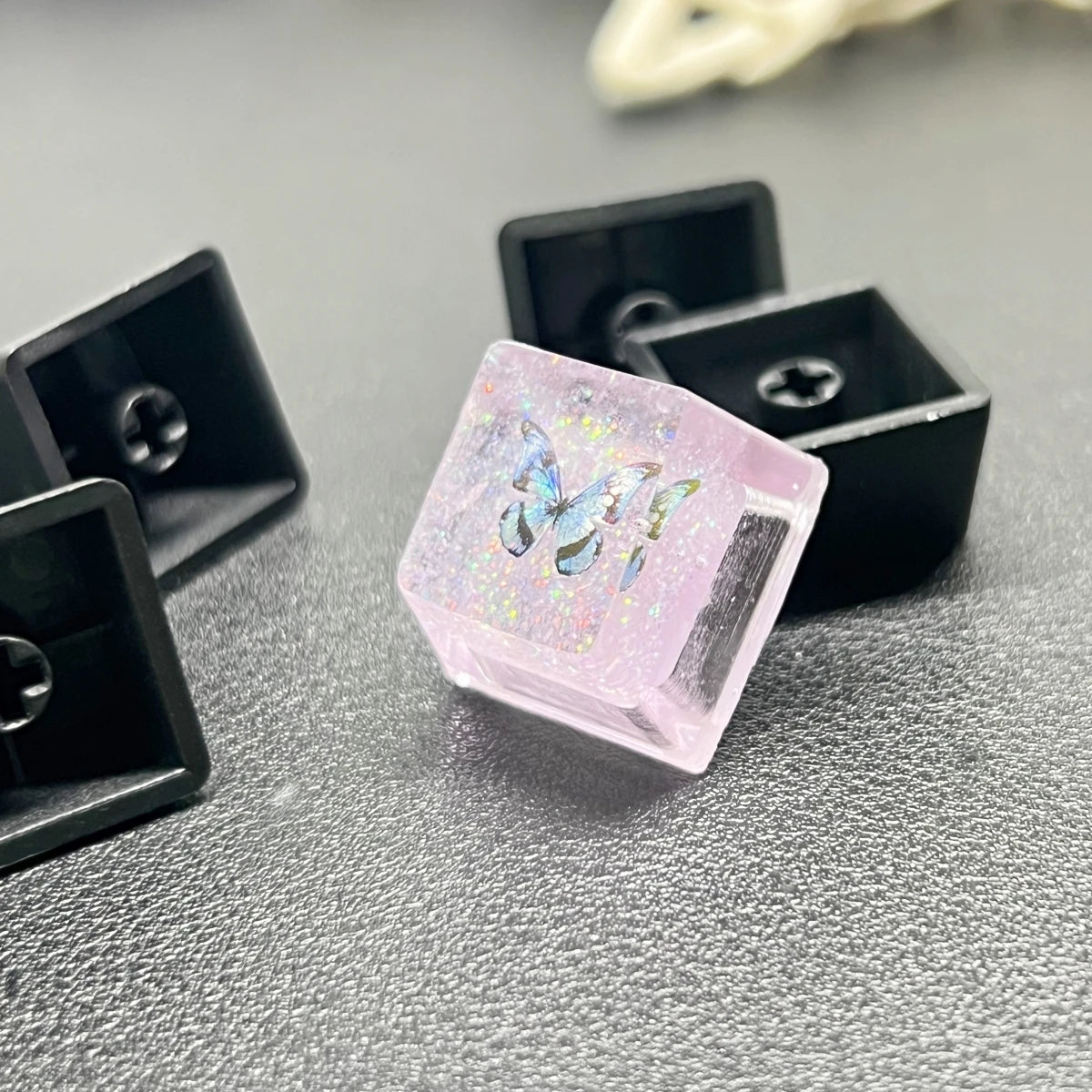 1Pcs New Best Selling Translucent Butterfly Keycaps Cross Axis Mechanical Keyboard Keycaps With Accessories R251